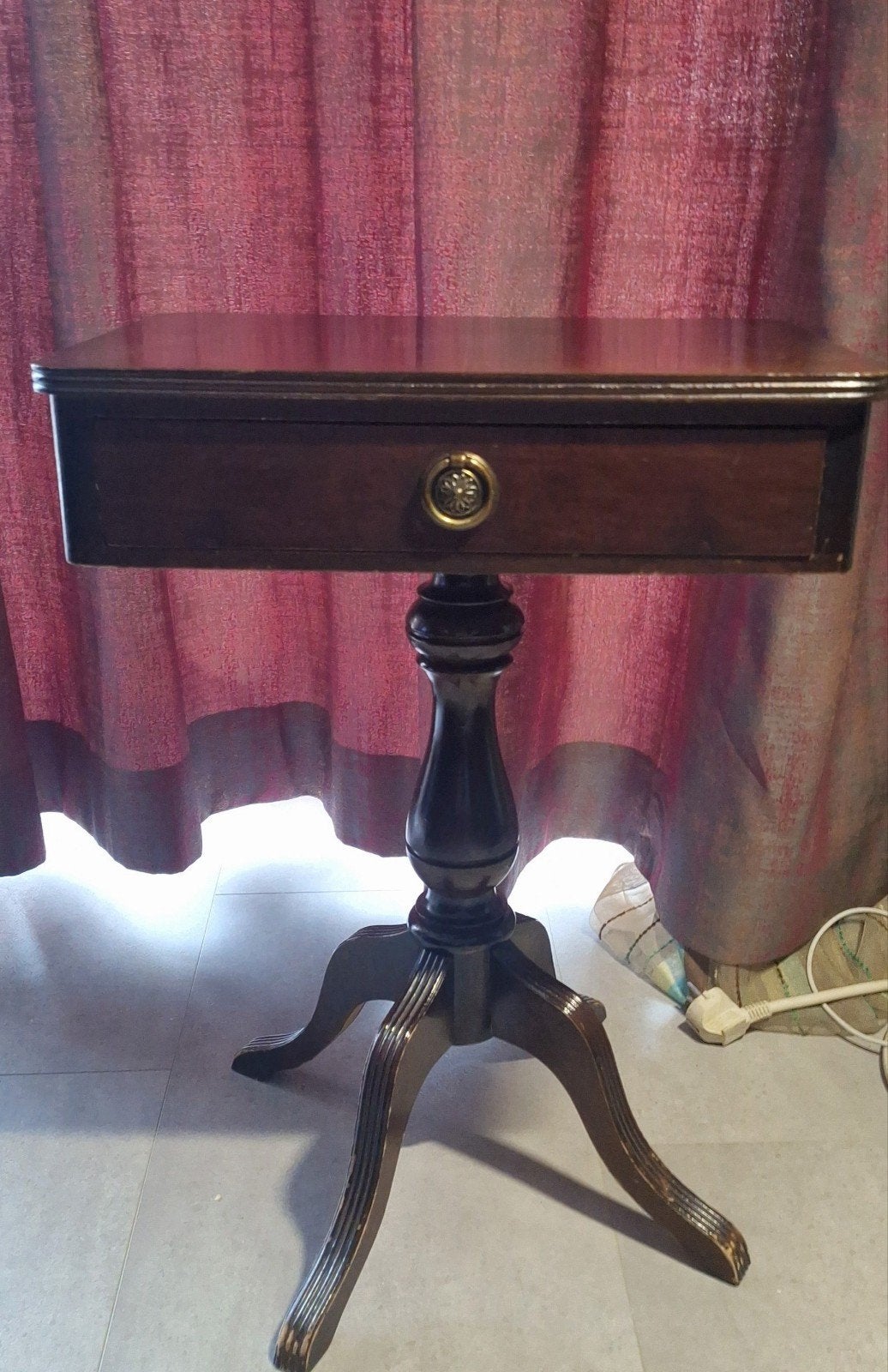 Antieke houten bijzettafel met lade, Antiek en Kunst, Antiek | Meubels | Tafels, Ophalen