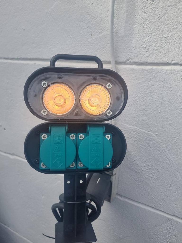 Tuinstopcontact met 2 halogeenlampen D16, Ophalen of Verzenden