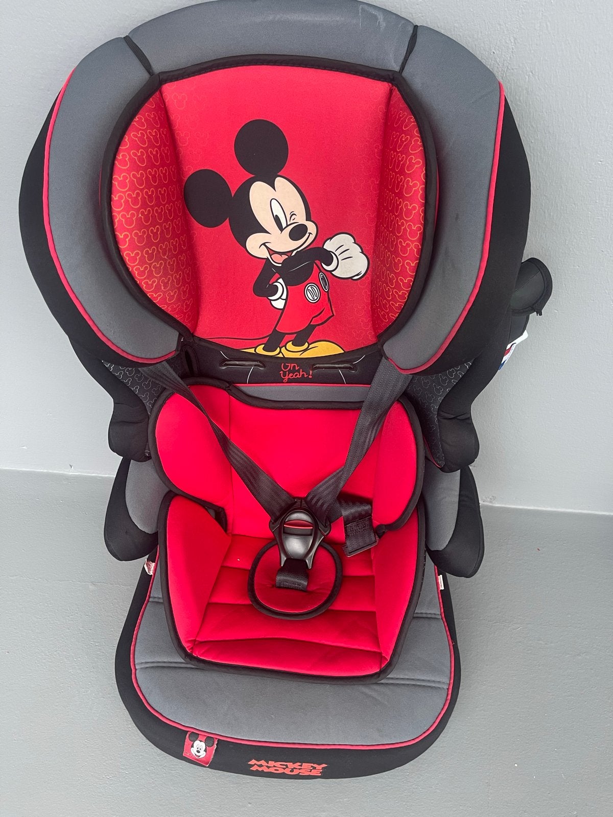 Mickey Mouse Autostoel - Gebruikt maar in goede staat, Verstelbare rugleuning, 9 t/m 36 kg, Ophalen, Overige merken