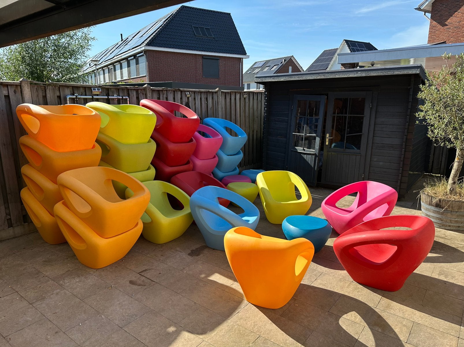 21 originele Lonc Seaser stoelen en 5 Lonc teaser tafels, Tuin en Terras, Ophalen of Verzenden, Gebruikt, Kunststof, Stapelbaar