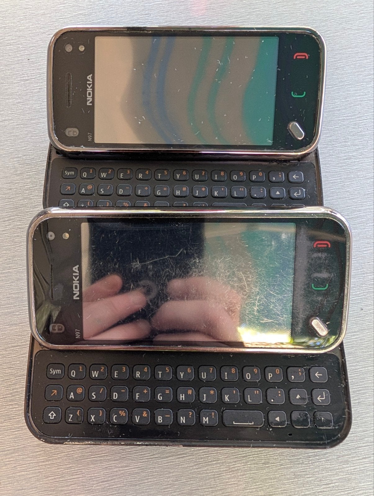 2x Nokia N97 Mini voor onderdelen (defect), Telecommunicatie, Mobiele telefoons | Nokia, Schuifmodel, Verzenden, Zwart, 3 tot 6 megapixel
