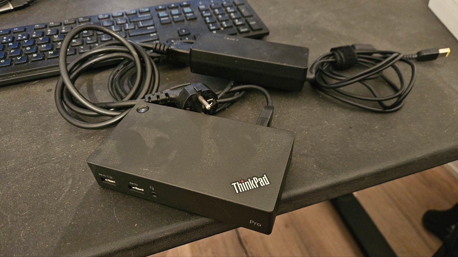 Lenovo ThinkPad Docking Station Pro met adapter, Ophalen of Verzenden, Lenovo, Docking station, Gebruikt
