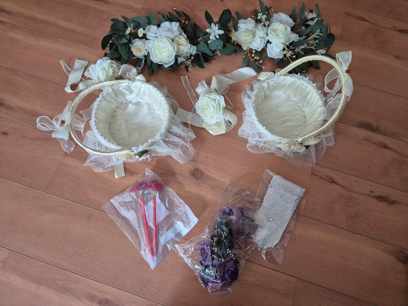 Diverse Bruiloftsdecoraties en Accessoires, Ophalen of Verzenden, Zo goed als nieuw, Wit, Accessoires
