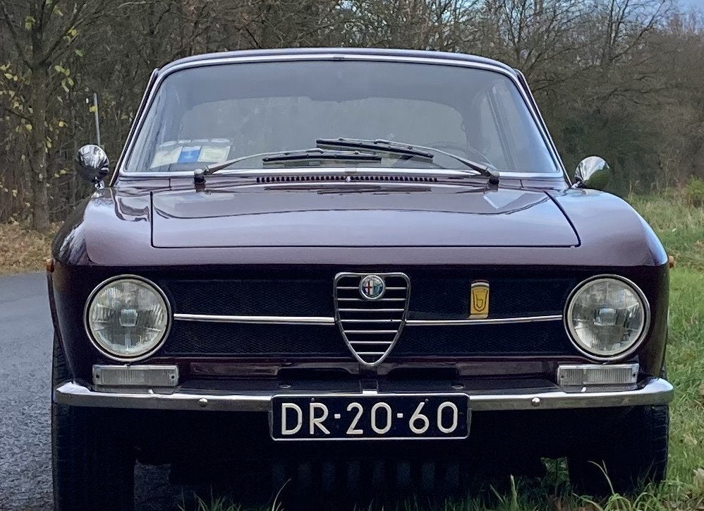 Alfa Romeo 1300 GT Junior 1971 Originele staat Bordeaux-rood, 970 kg, 4 cilinders, Leder, 103 pk