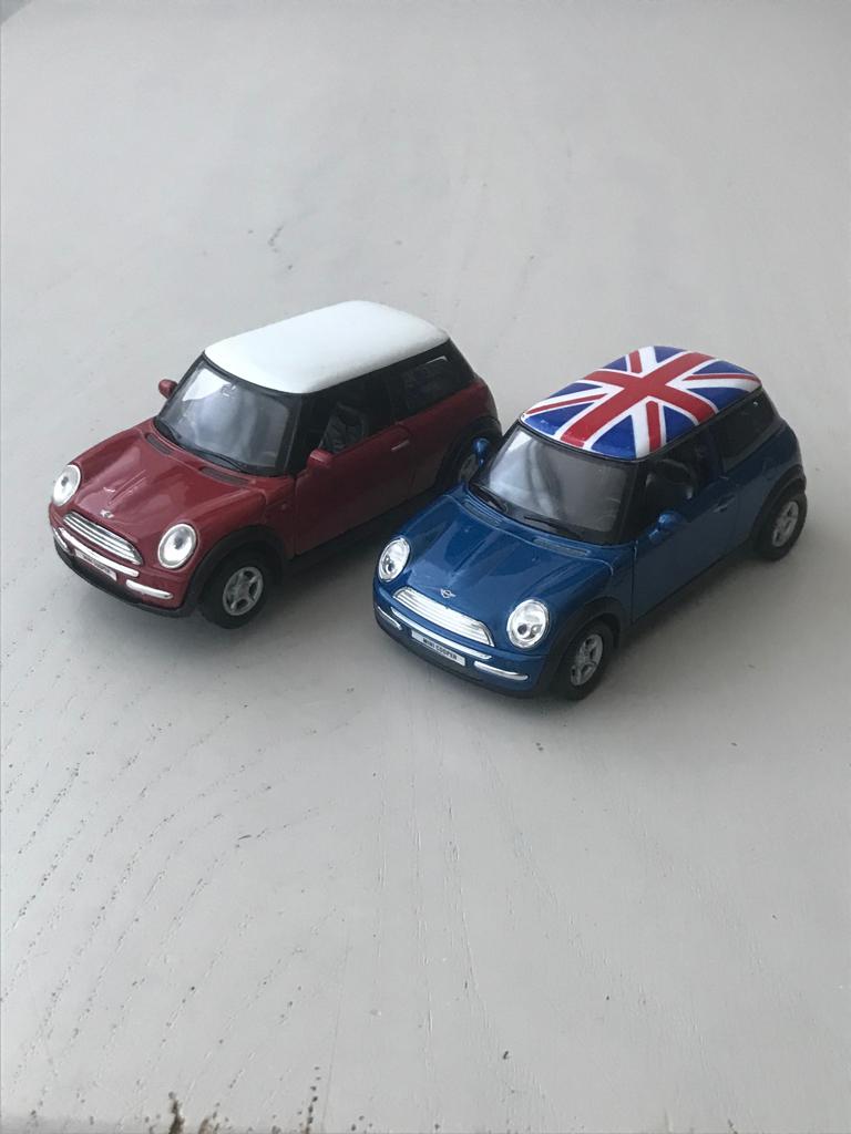 2 x Mini Cooper van Welly, Ophalen of Verzenden, Zo goed als nieuw, Auto, Overige merken