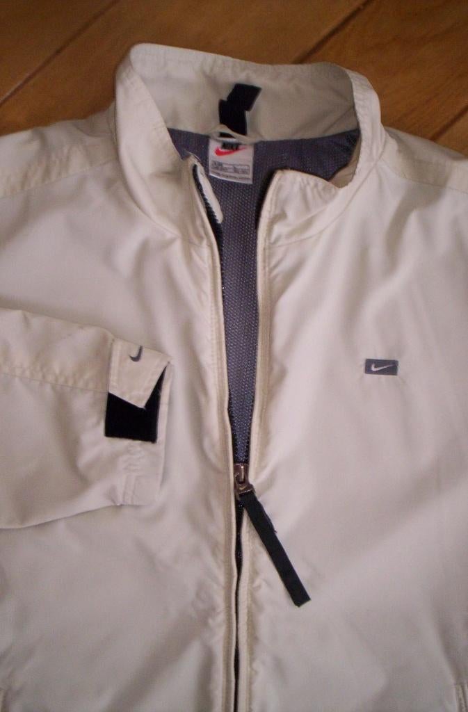 NIKE jas jack kit beige maat 152, Ophalen of Verzenden, Zo goed als nieuw, Nike, Jongen
