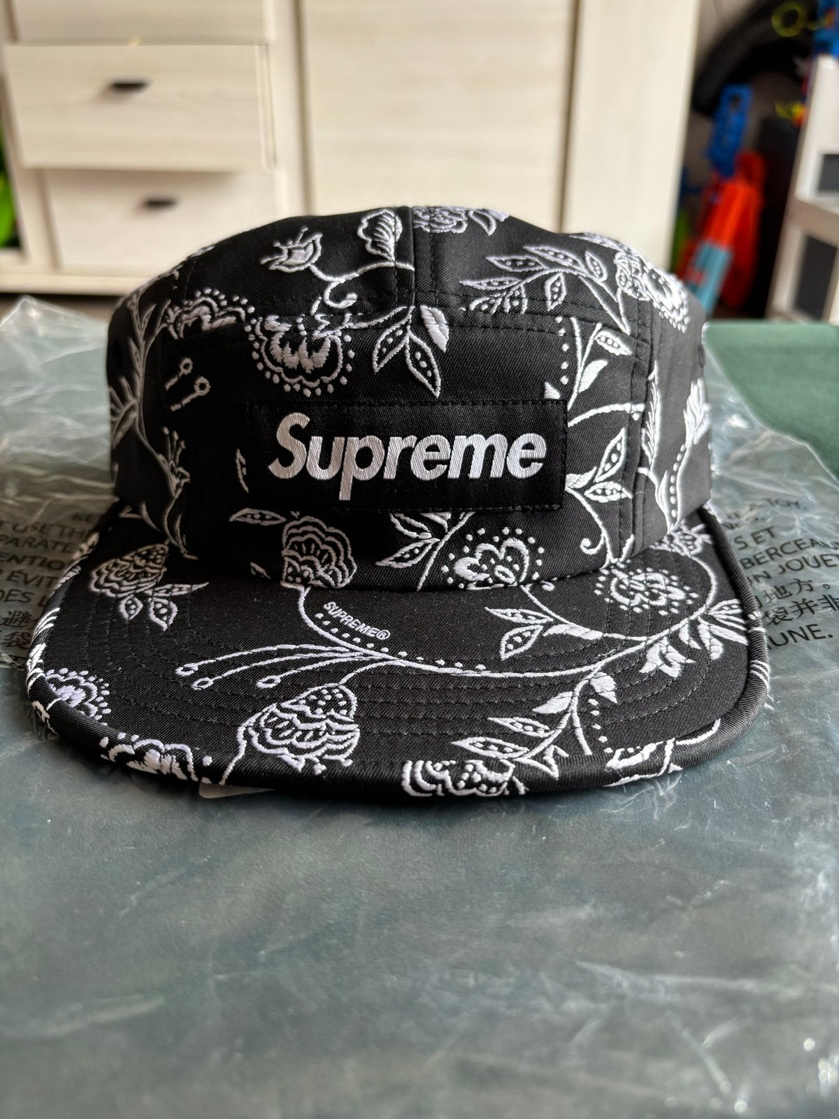 Supreme Floral Jacquard Camp Cap Zwart, Ophalen of Verzenden, Nieuw, One size fits all, Pet