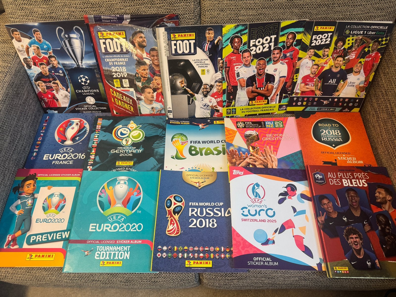 Lege Panini en Topps Voetbalplaatjes Albums, Verzamelen, Ophalen of Verzenden, Zo goed als nieuw, Buitenlandse clubs, Beeldje of Poppetje