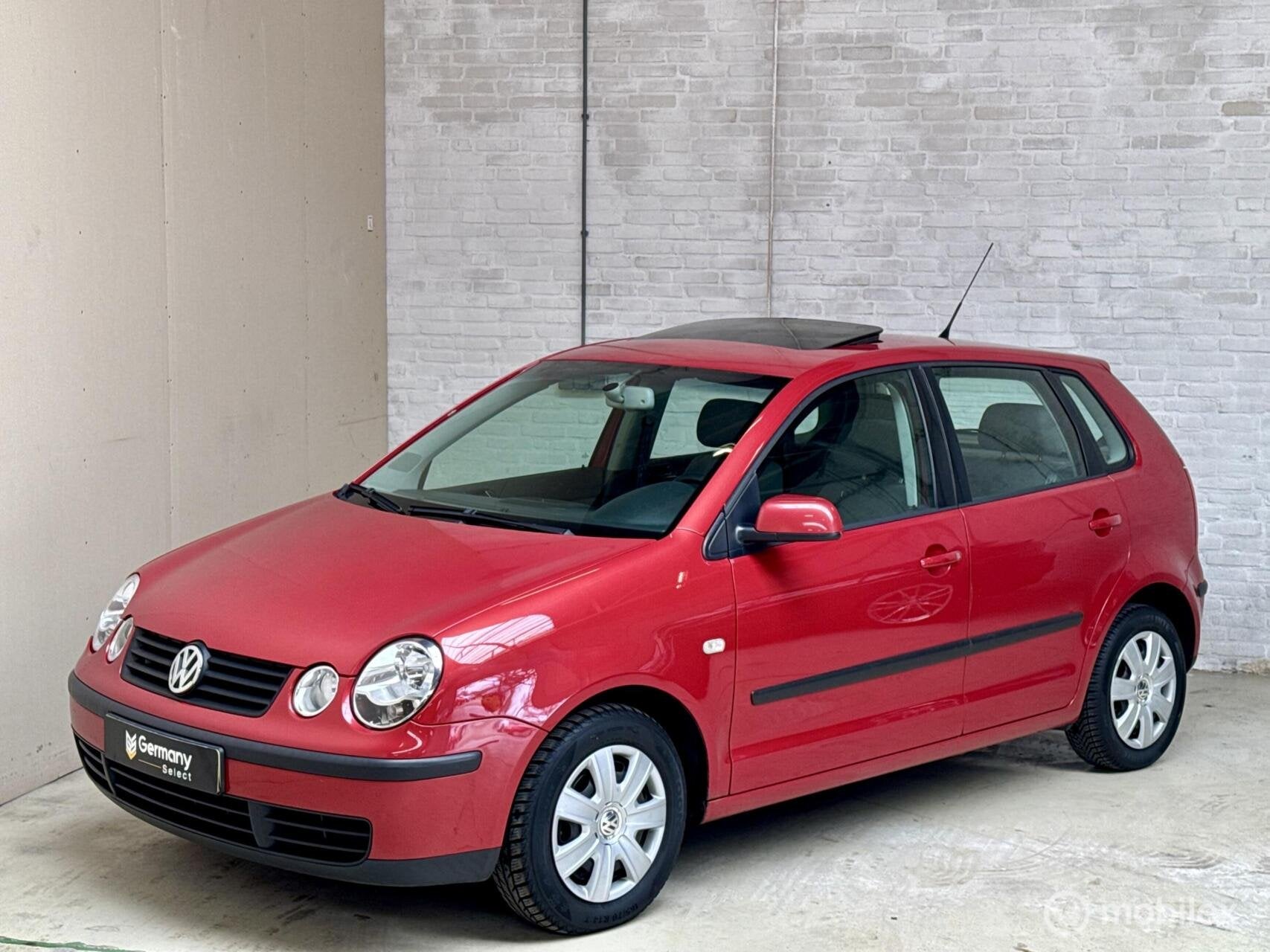 Volkswagen Polo 1.4-16V Highline Automaat | Schuifdak | CV, Stof, Gebruikt, 49 €/maand, Origineel Nederlands