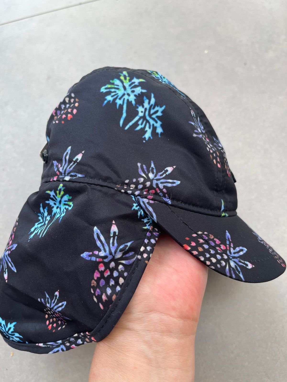 Zonnepet met klep en nekbescherming 2/3 jr Rip Curl NIEUW!, Kinderen en Baby's, Nieuw, Ophalen of Verzenden, Pet, 104 of kleiner