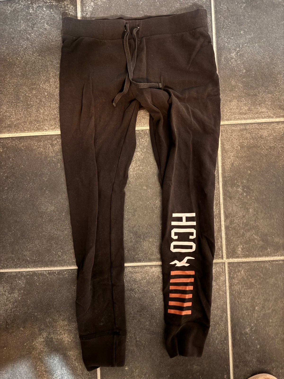 Hollister Joggingbroek Maat S Zwart, Kleding | Dames, Ophalen of Verzenden, Gedragen, Maat 36 (S), Zwart