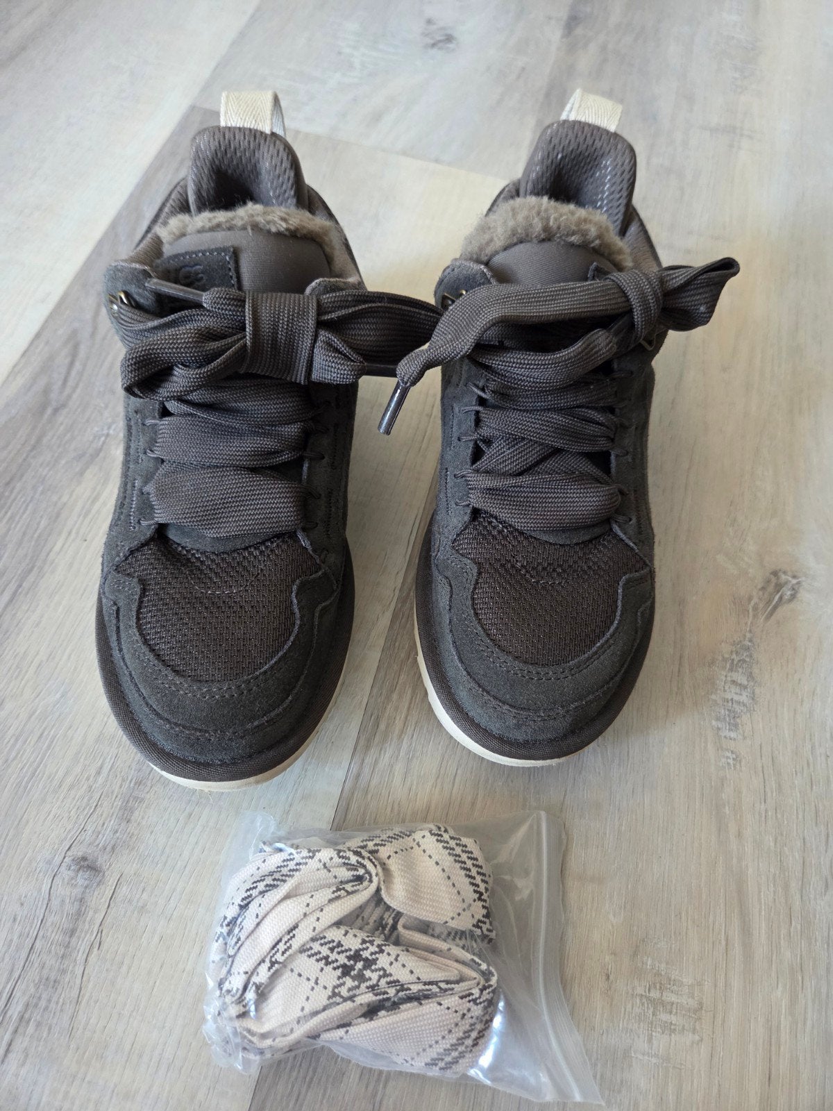 Dames UGG sneakers, UGG, Ophalen, Nieuw