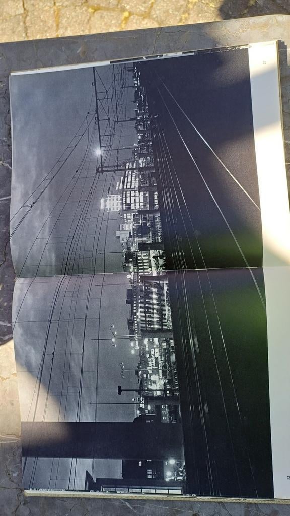 Martien Coppens - Eindhoven (Fotoboek)  Duitstalig., Boeken, Ophalen of Verzenden, Zo goed als nieuw, Fotografie algemeen, Martien Coppens