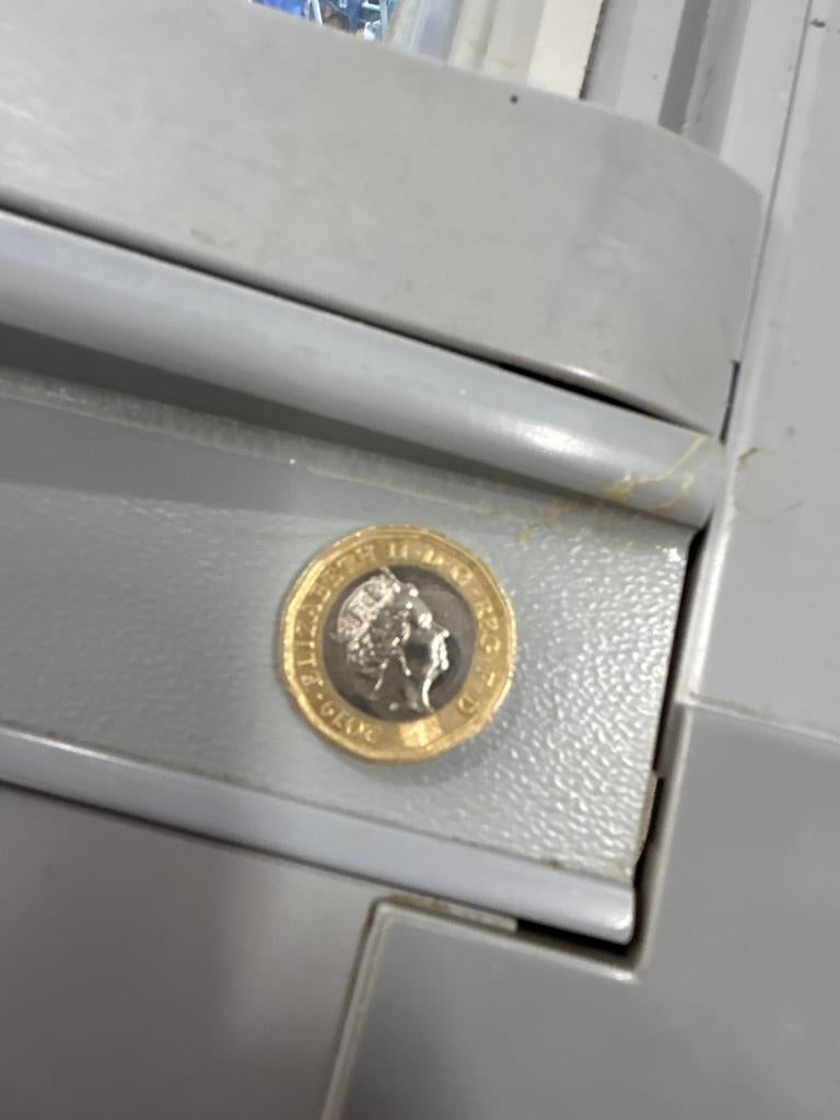 Britse One Pound munt 2017, Postzegels en Munten, Munten | Europa | Niet-Euromunten, Ophalen of Verzenden, Overige landen, Losse munt