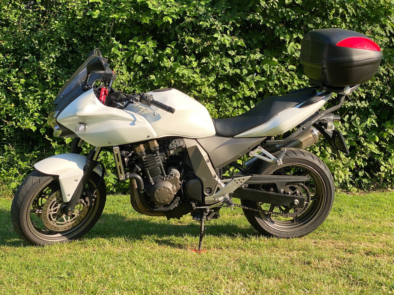 Kawasaki Z750 S met topkoffer - Ideaal voor woon-werk, 4 cilinders, Motorrijbewijs A, Gebruikt, Particulier