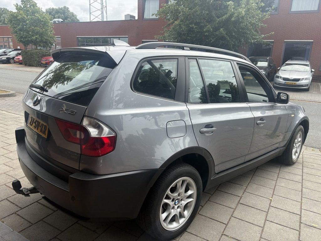 BMW X3 2.5i Executive/ NAVI- PANO- TREKHAAK (bj 2004), Automaat, Parkeersensor, Bedrijf, 1740 kg