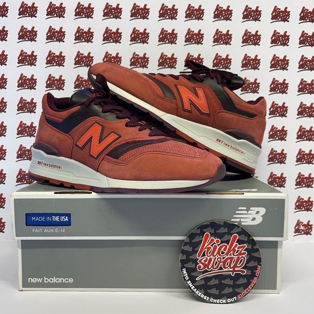 New Balance M997 Clay Red Sample | EU 42,5, New Balance, Overige kleuren, Ophalen of Verzenden, Sneakers of Gympen