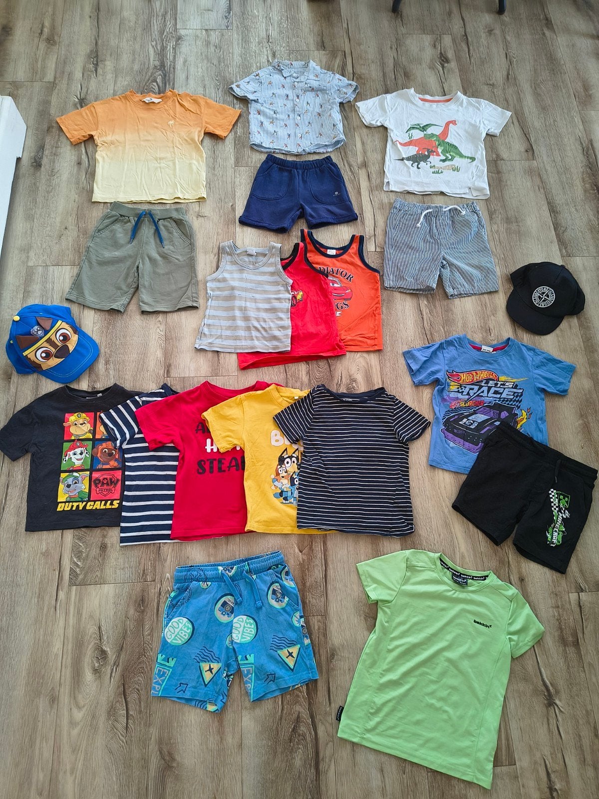Prachtig, compleet kledingpakket, zomerkleding jongen 98/104, Maat 98, Onb, Ophalen of Verzenden, Onb
