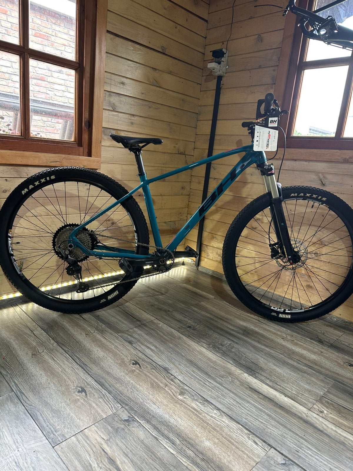 Mountainbike BH expert hardtail 29, Ophalen of Verzenden, Zo goed als nieuw, Overige merken