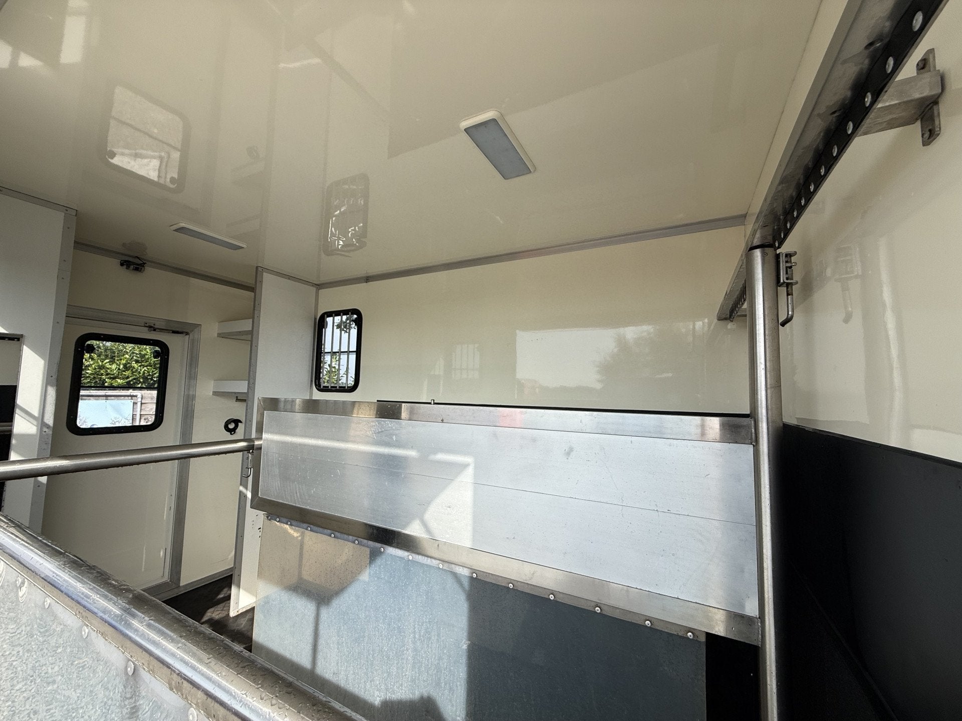 Mercedes-Benz Sprinter | HORSETRUCK | TVW | CLASSIC 3XL | 20, Weduwestraat 12
4884MV  WERNHOUT, NL, Paardenwagentje NL | MVV HORSETRUCKS