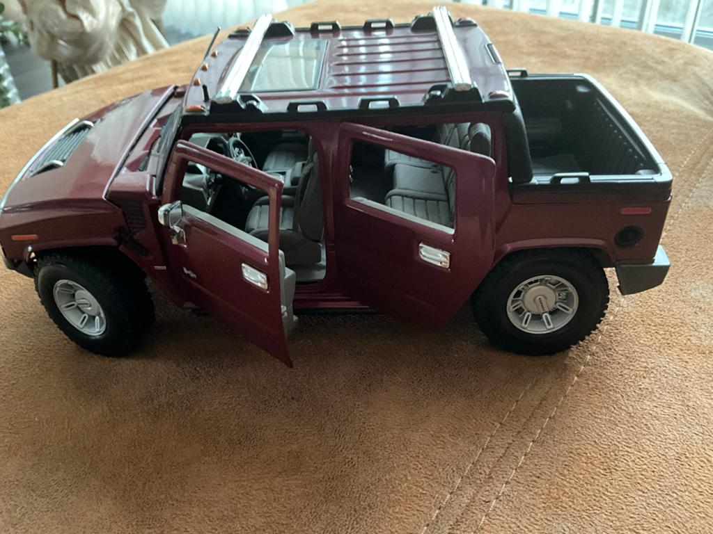 Hummer H2 SUT schaalmodel - Gedetailleerd en robuust, Hobby en Vrije tijd, Modelauto's | 1:18, Ophalen, Zo goed als nieuw, Overige merken