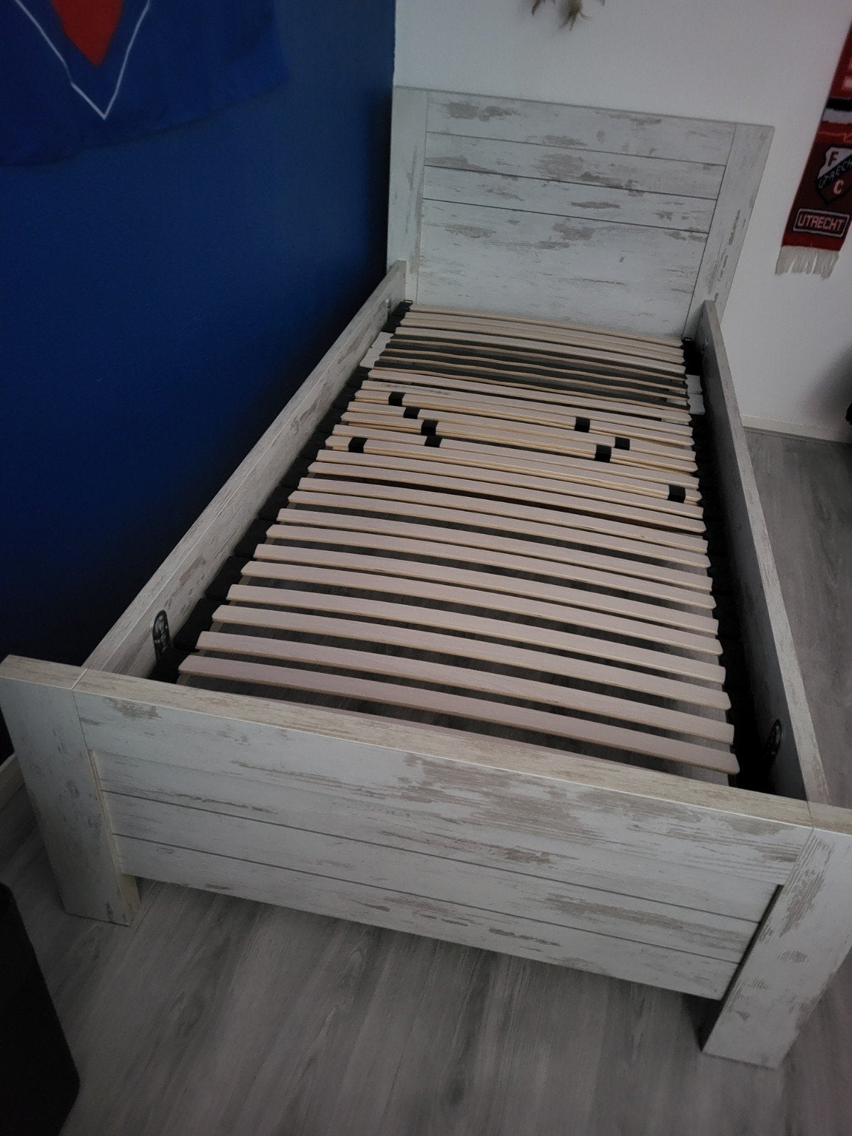 GRATIS white wash bed, Ophalen, 90 cm, Eenpersoons, Wit