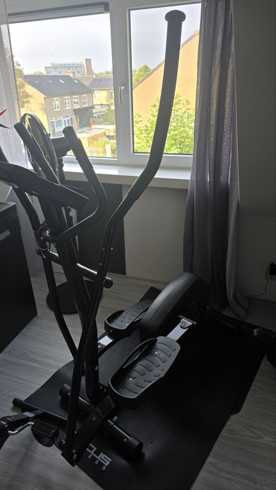 Tunturi FitCross 40 Crosstrainer - Zo goed als nieuw, Sport en Fitness, Ophalen, Benen, Zo goed als nieuw, Crosstrainer