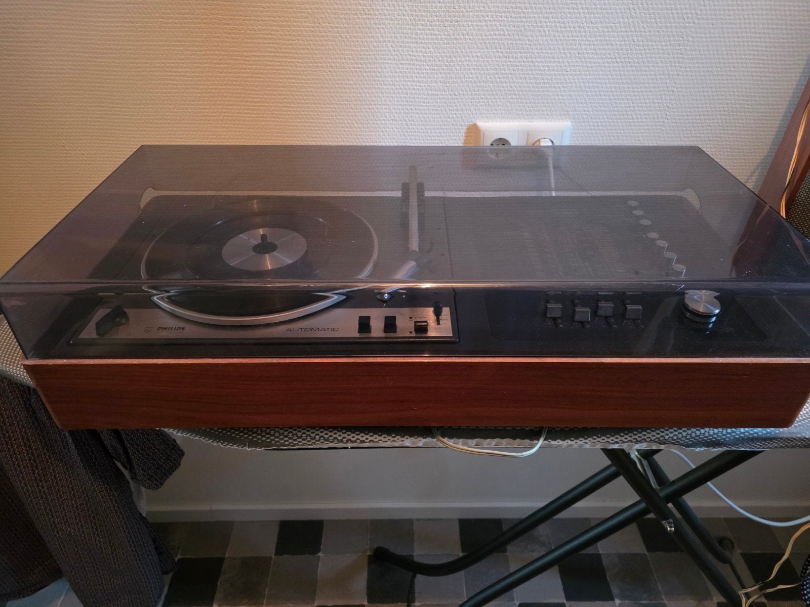 Philips Platenspeler met Radio en Speakers - Voor Hobbyist, Philips, Gebruikt, Automatisch, Ophalen of Verzenden