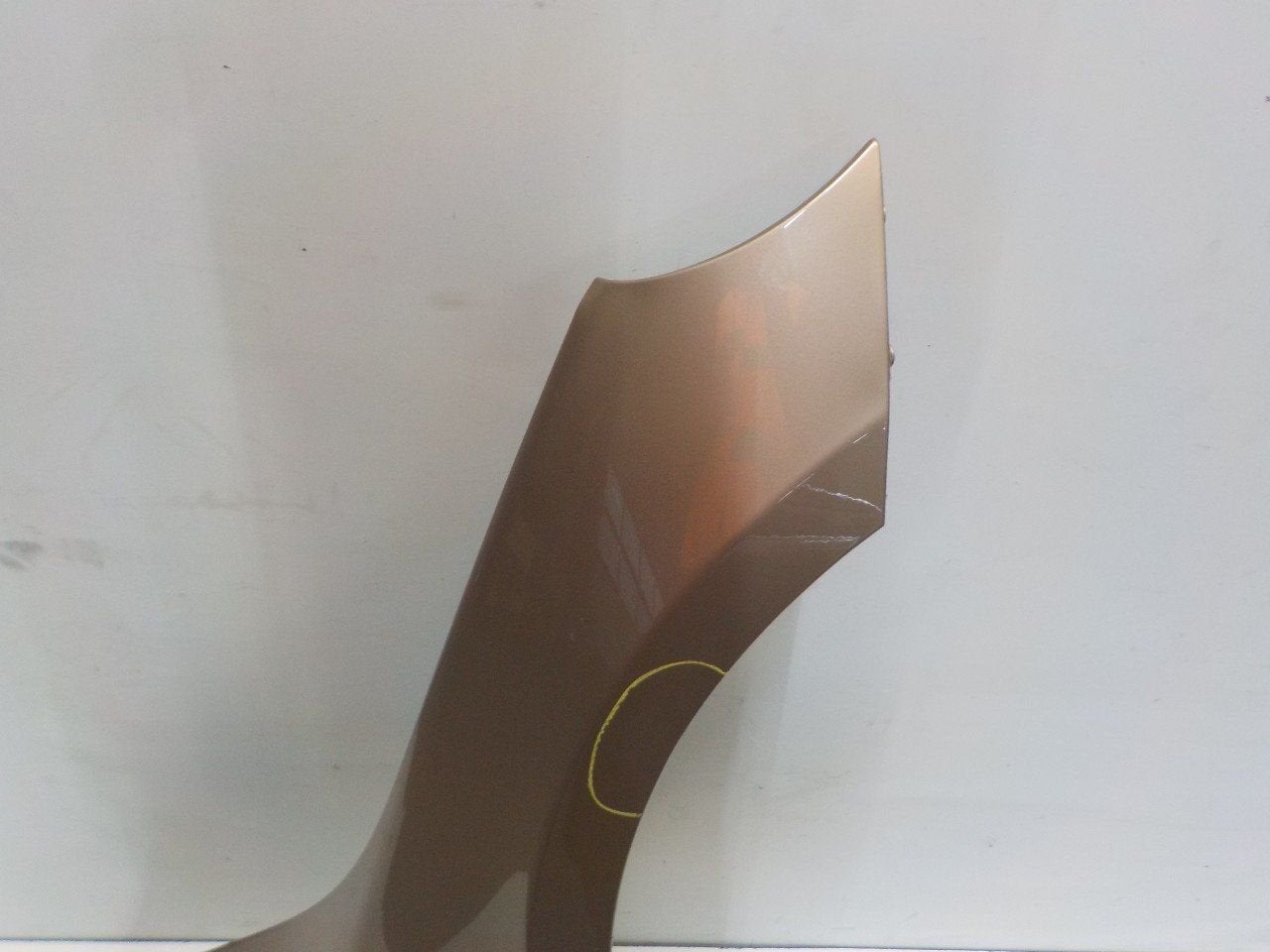 Spatbord rechts voor Volvo V40, Onderdelen@venauto.nl, Van der Ven Autorecycling B.V., Gebruikt, Ettenseweg 76, 4706 PB Roosendaal, The Netherlands