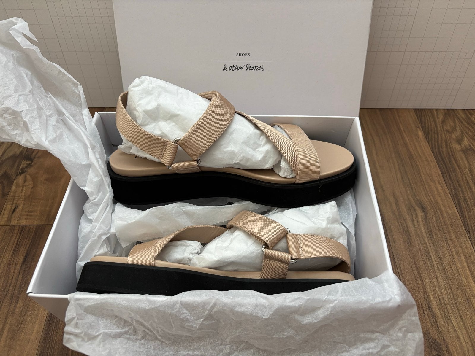 Nieuwe Beige Sandalen & Other Stories Maat 40, Kleding | Dames, Beige, Nieuw, Sandalen of Muiltjes, Ophalen of Verzenden