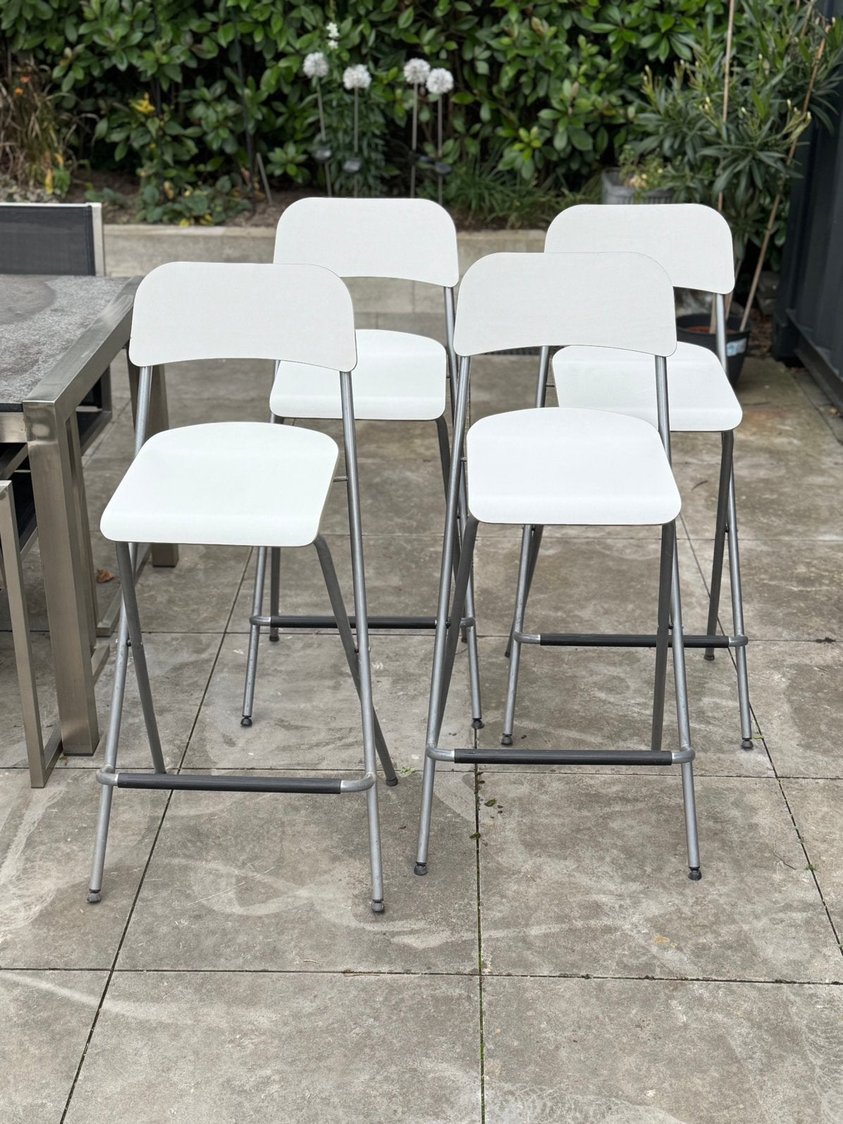 4 witte barkrukken inklapbaar, 2 krukken, Ophalen, Zo goed als nieuw, 60 tot 90 cm