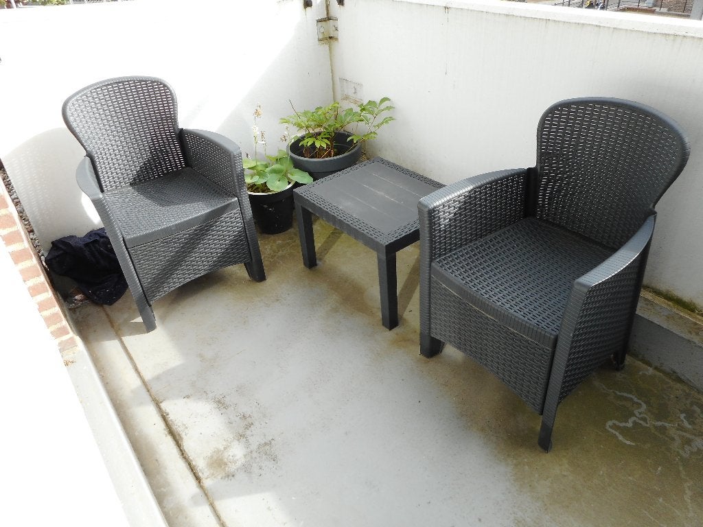 tuinsetjes met balkon tafeltje en kleine tafeltjes, Tuin en Terras, Tuintafels, Ophalen, Zo goed als nieuw, Rechthoekig, Kunststof