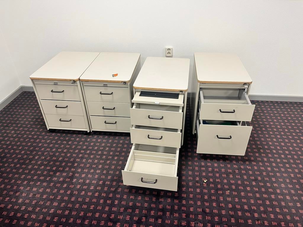 Gispen stalen lade kast 3 stuks 2 modellen, prijs per stuk., Huis en Inrichting, Kasten | Ladekasten, Ophalen, Minder dan 50 cm