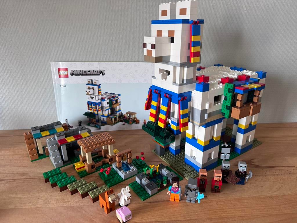 LEGO Minecraft 21188 Lama Dorp + extra set 21251 (compleet), Ophalen of Verzenden, Zo goed als nieuw