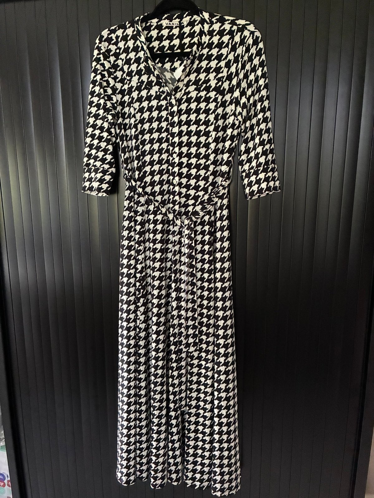 Stijlvolle najaar lange jurk Vanilia 34 -nieuw-, Kleding | Dames, Verzenden, Zwart, Nieuw, Maat 34 (XS) of kleiner