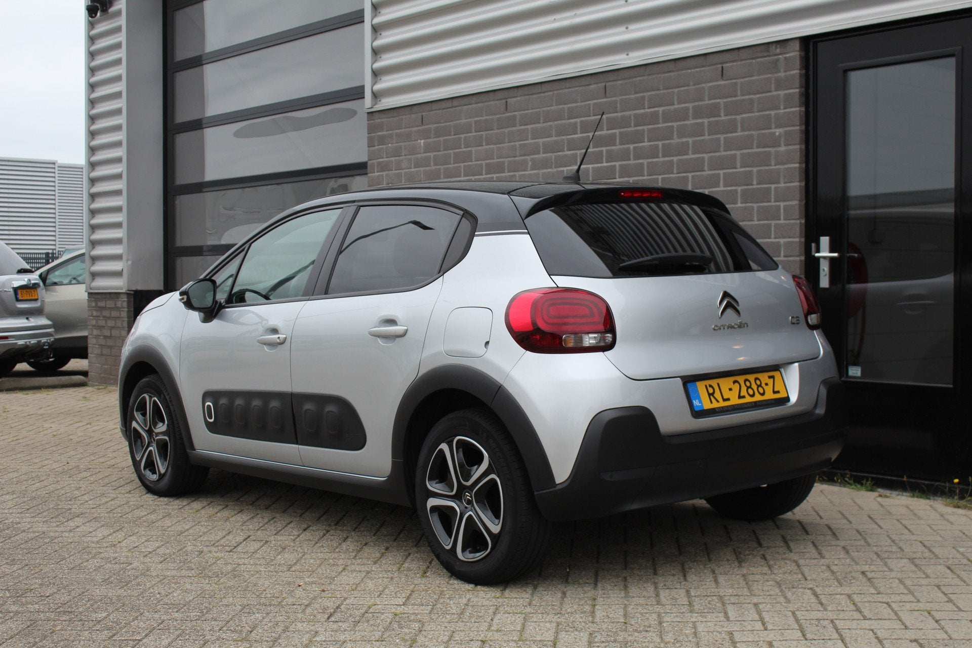 Citroën C3 1.2 PureTech Feel Edition / Carplay / PDC / N.A., Auto's, 1199 cc, Met garantie (alle), 82 pk, 450 kg