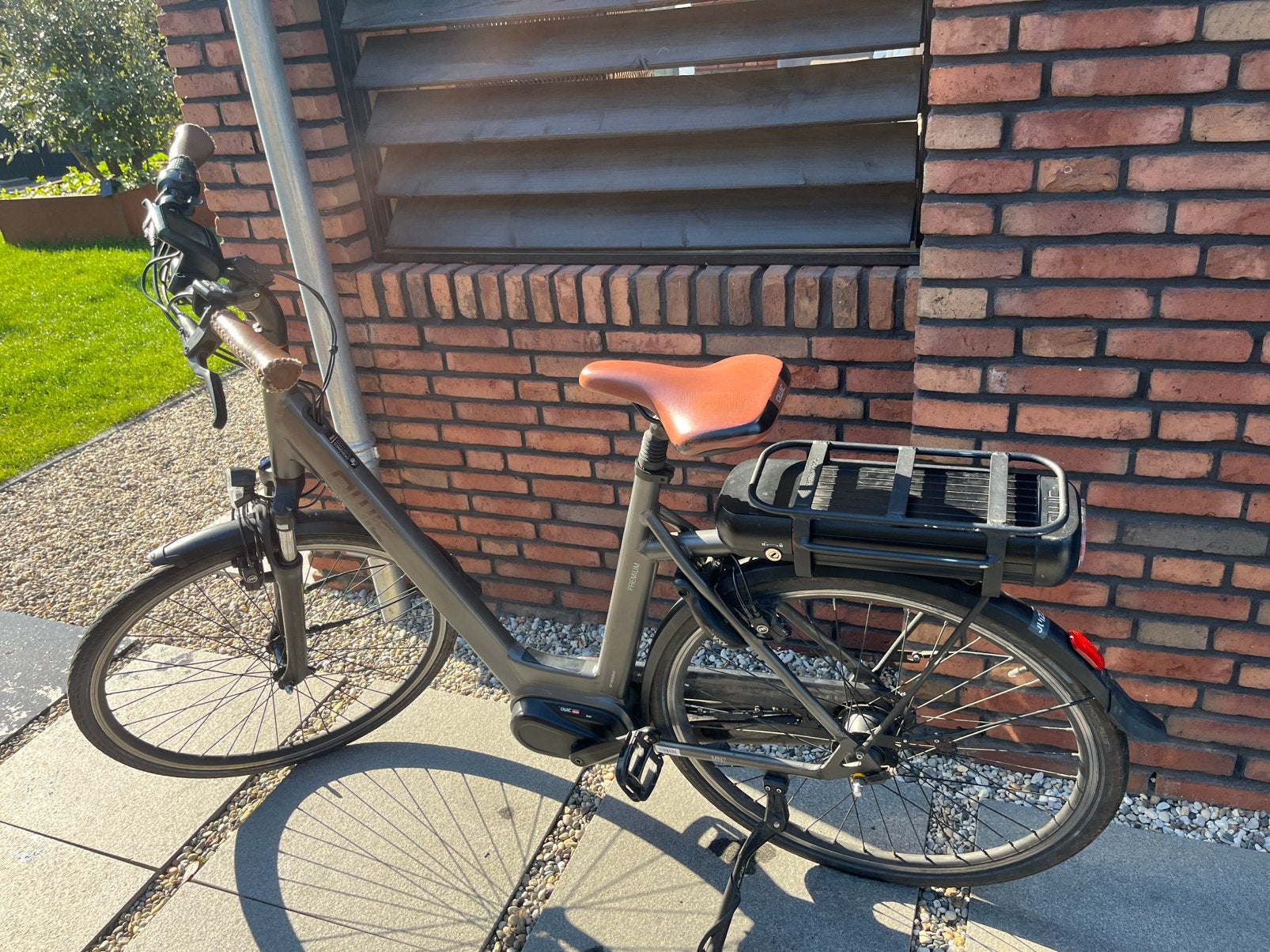 Qwic mn7 dames fiets. Fiets is goed. Accu is defect., 51 tot 55 cm, Ophalen of Verzenden, Zo goed als nieuw
