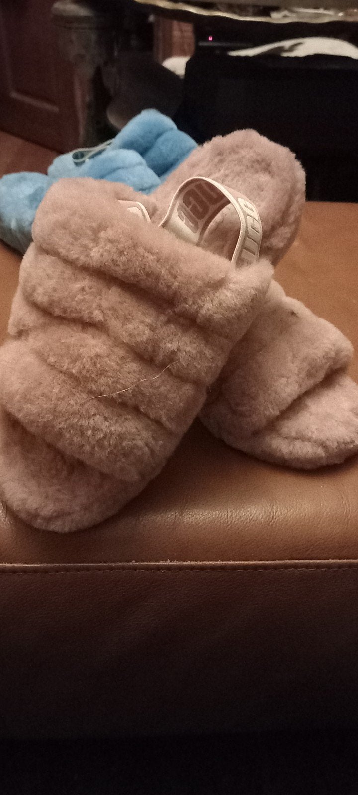 Roze UGG Fluff Yeah Slide Pantoffels - Zo goed als nieuw, Kleding | Dames, UGG, Ophalen of Verzenden, Zo goed als nieuw, Roze