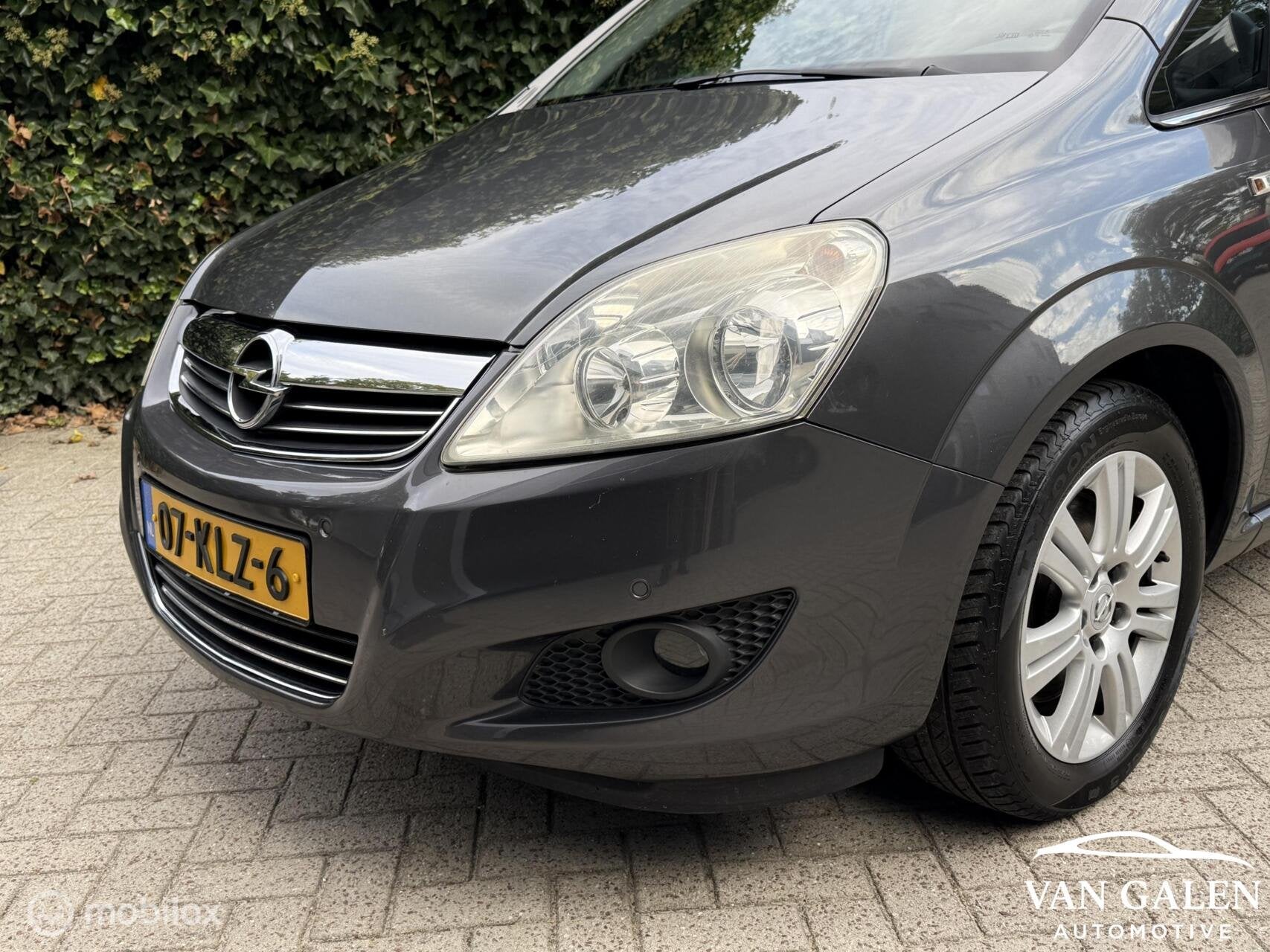 Opel Zafira 2.2 Edition 7-persoons Airco|Navi|Trekhaak|APK, Voorwielaandrijving, Gebruikt, Verwarmde buitenspiegels, 4 cilinders