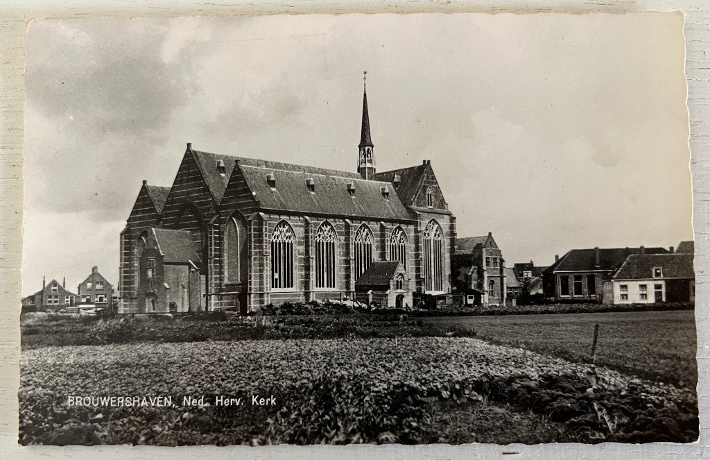 Oude Ansichtkaart - Brouwershaven - Ned. Herv. Kerk, Ophalen of Verzenden, Voor 1920, Gelopen, Zeeland