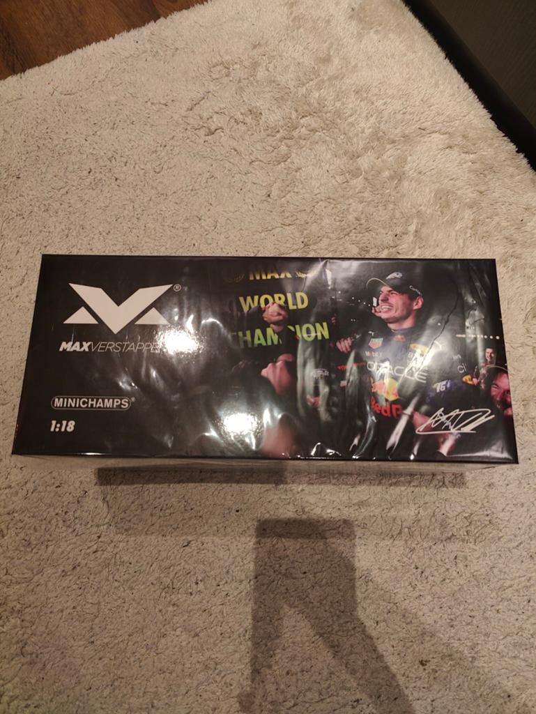 Max Verstappen editie 104 world champion 2022 Japanse 1:18, Ophalen of Verzenden, Nieuw, Formule 1