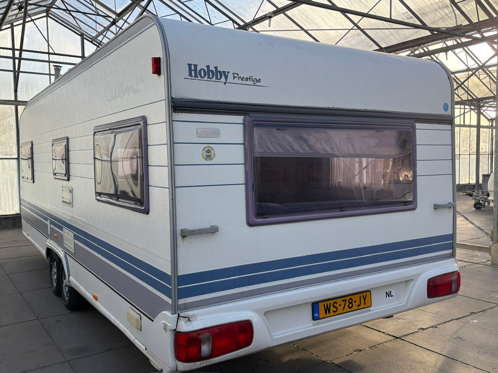 Hobby 6.10 bij Caravanaanbieden, Rondzit, Hobby, Koelkast, Frans bed