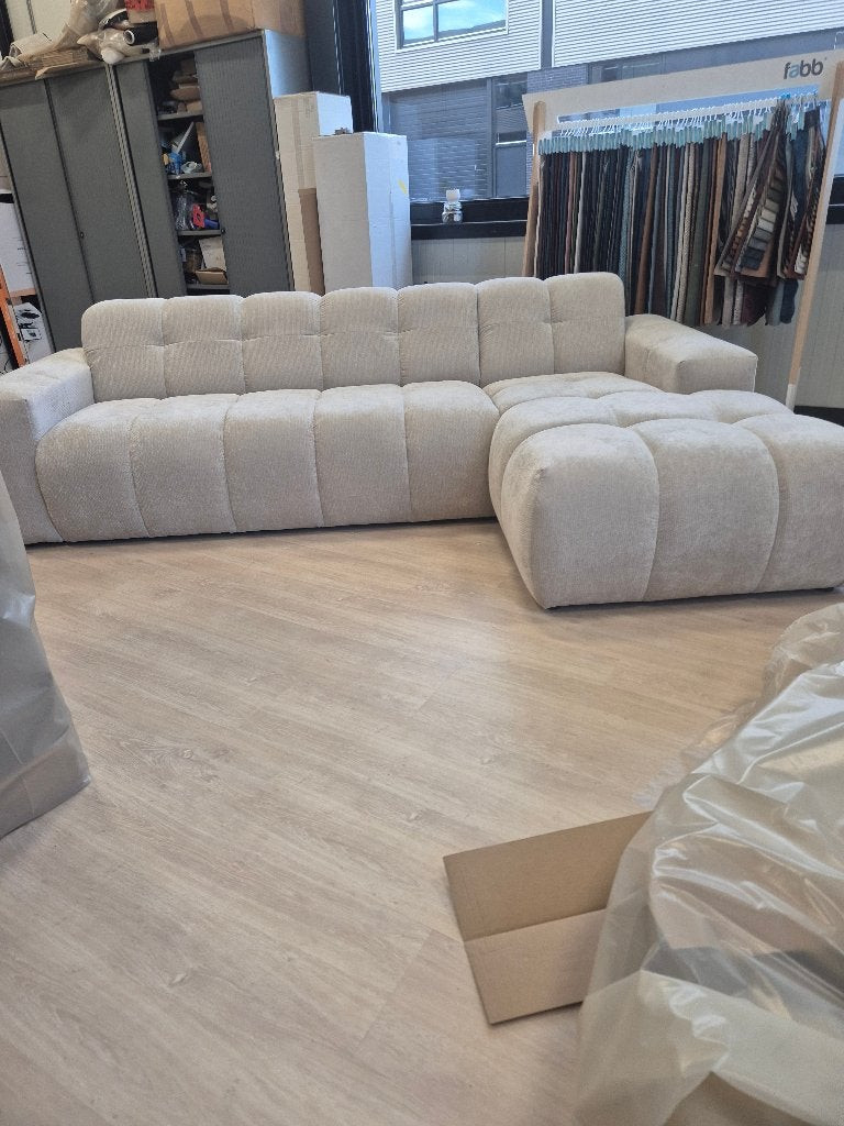 Nieuwe Chaise-Lounge bank van 1.799,- voor 899,- 280x180cm, Huis en Inrichting, Banken | Bankstellen, Ophalen, 250 tot 300 cm