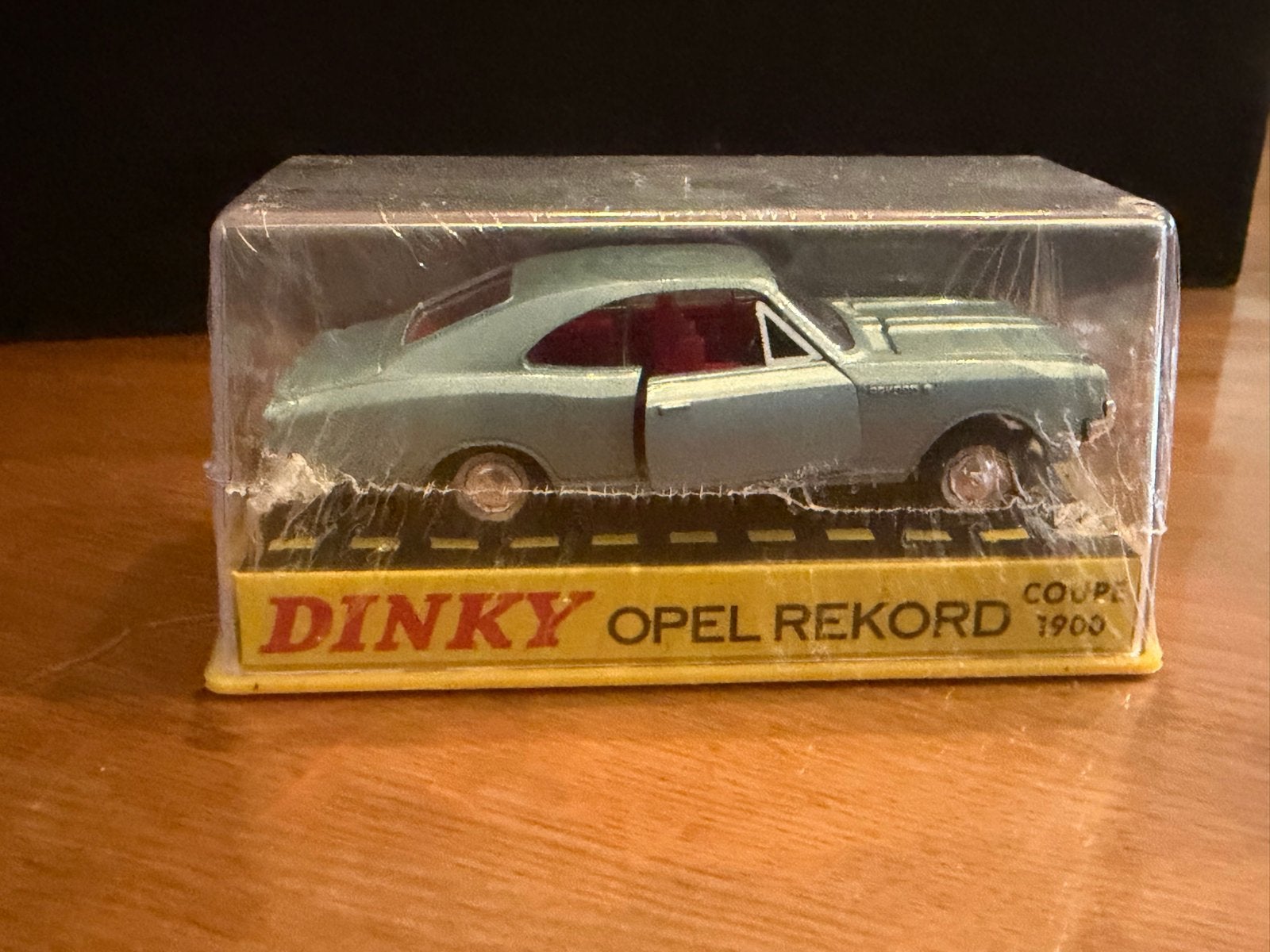 Dinky Toys Opel Rekord Coupe 1900 in originele verpakking, Ophalen of Verzenden, Zo goed als nieuw