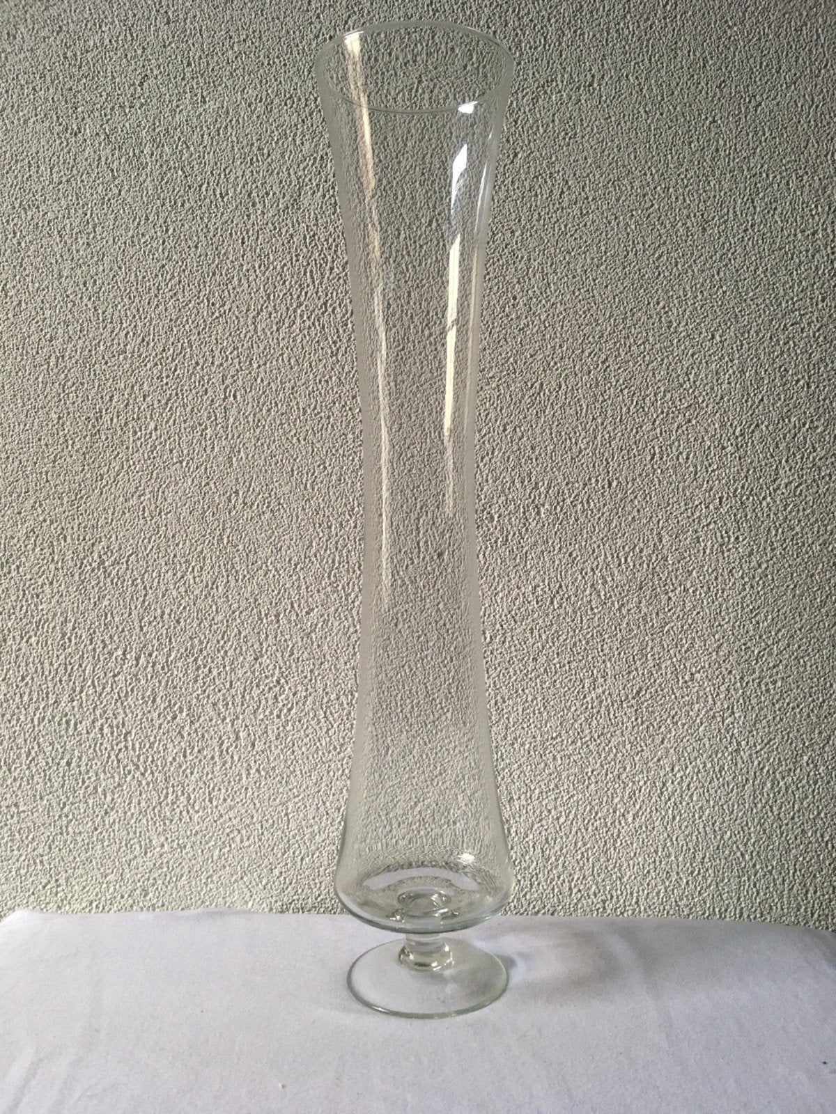 Elegante Glazen Vaas op Voetstuk - 50 cm Hoog, Ophalen of Verzenden