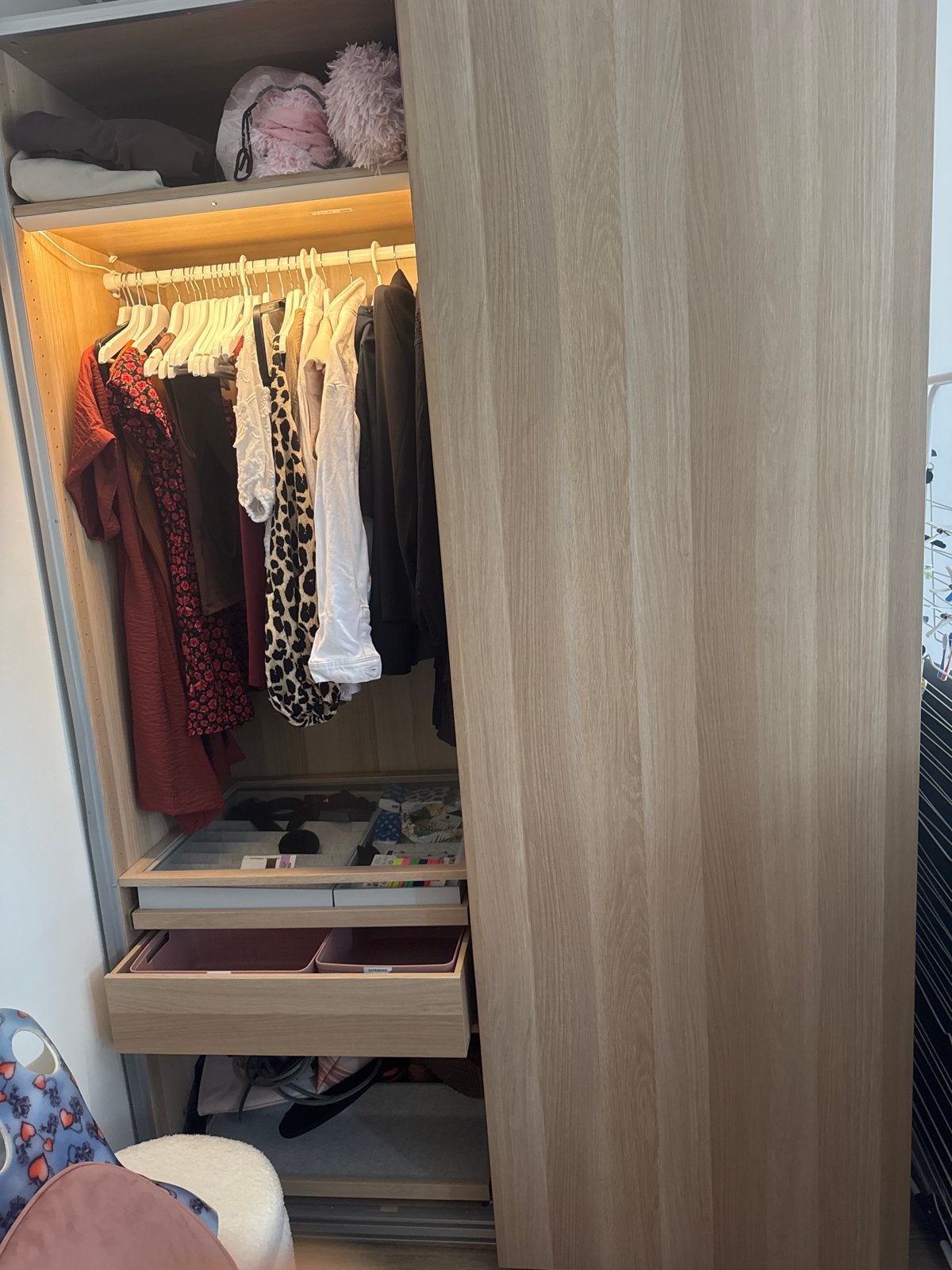 Mooie nette kast met schuifdeuren, Ophalen, Gebruikt, 100 tot 150 cm, 200 cm of meer