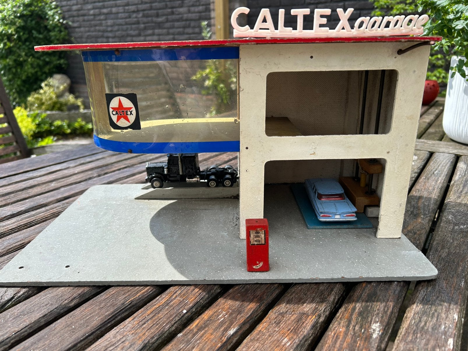 Caltex  garage ( van hout), Ophalen of Verzenden, Gebruikt, Auto