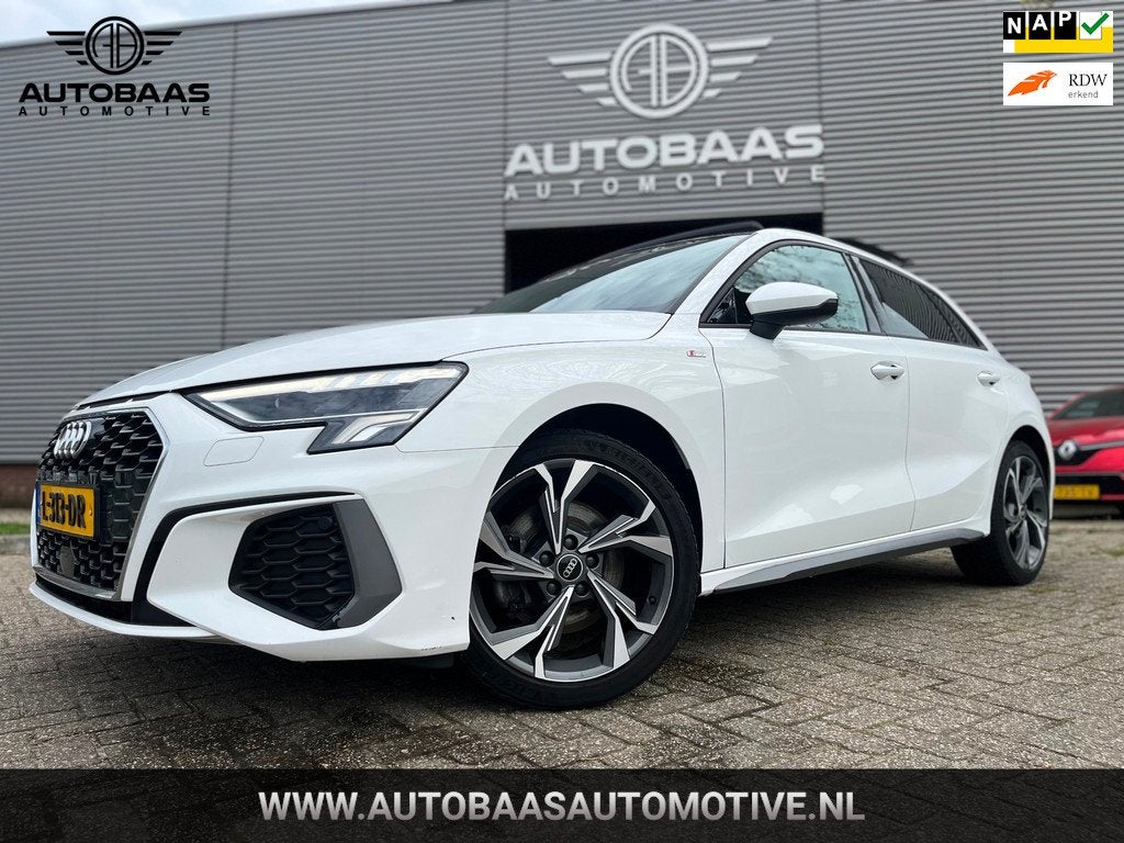 Audi A3 Sportback 35 TFSI 150pk S-Line AUTOMAAT+1eig+PANORAM, 4 cilinders, 150 pk, Wit, Leder