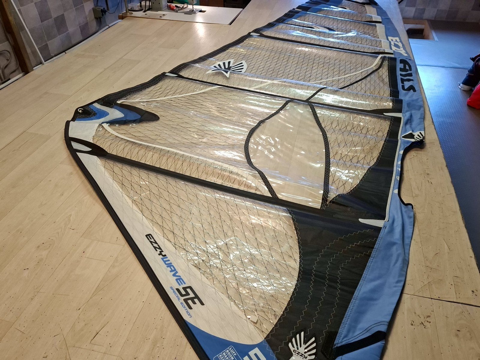 Ezzy Wave SE 5.0 Zeil - Zo goed als nieuw, Watersport en Boten, 5 tot 6.5 m², Zo goed als nieuw, Zeil, Ophalen