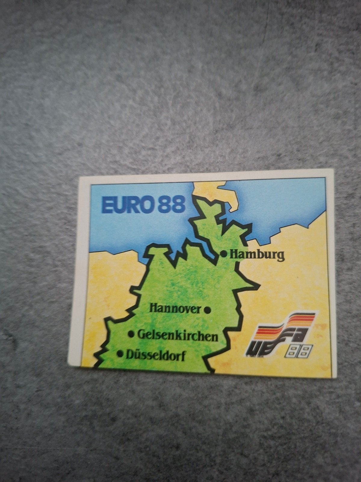 Panini sticker Euro 88 Duitsland. Map speelsteden., Ophalen of Verzenden, Zo goed als nieuw, Sticker